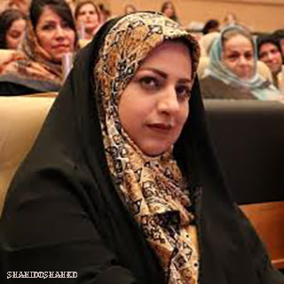 تصویر شاعره « مستشار نظامی » شاعری که در وصف شهیده کرباسی و شوهرش، شعر سرود 